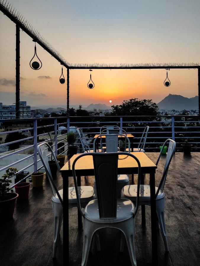 Hotel Lake Bridge Udaipur Exterior foto